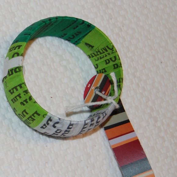 2 Live Worldly Red/Yellow/Blue & Green/White Bangle Bracelets Made in Brazil NWT - Picture 4 of 8